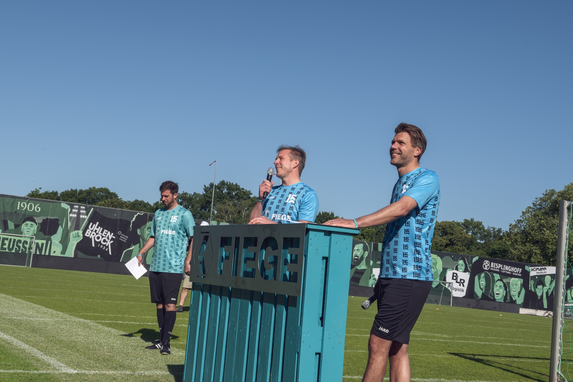 Begrüßung der Teilnehmenden des FIEGE Soccer Cups