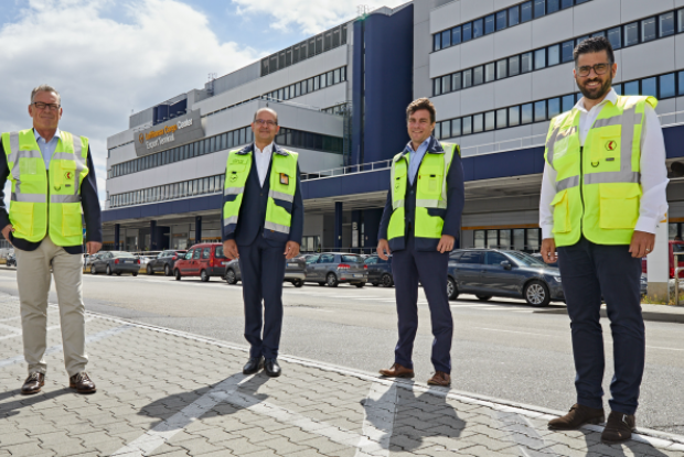 Lufthansa Cargo Team 