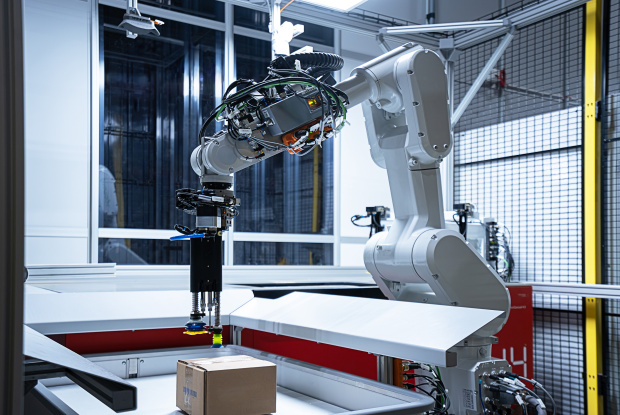 KI-basierter Roboterarm bei FIEGE in Greven-Reckenfeld