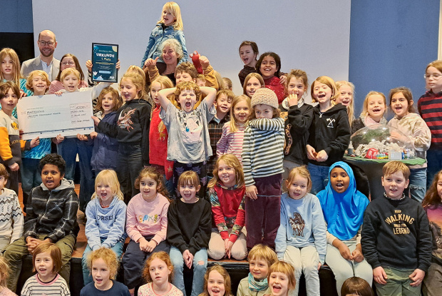 Die Schüler:innen der Montessori-Grundschule Münster freuen sich über den 1. Platz.